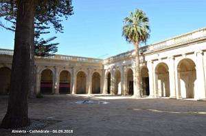 28 LA CATHEDRALE ET LE FORTERESSE DE L INCARNATION (36)